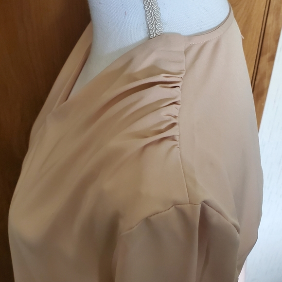 Frill Hem Shirred Long Sleeve Top - Picture 7 of 8